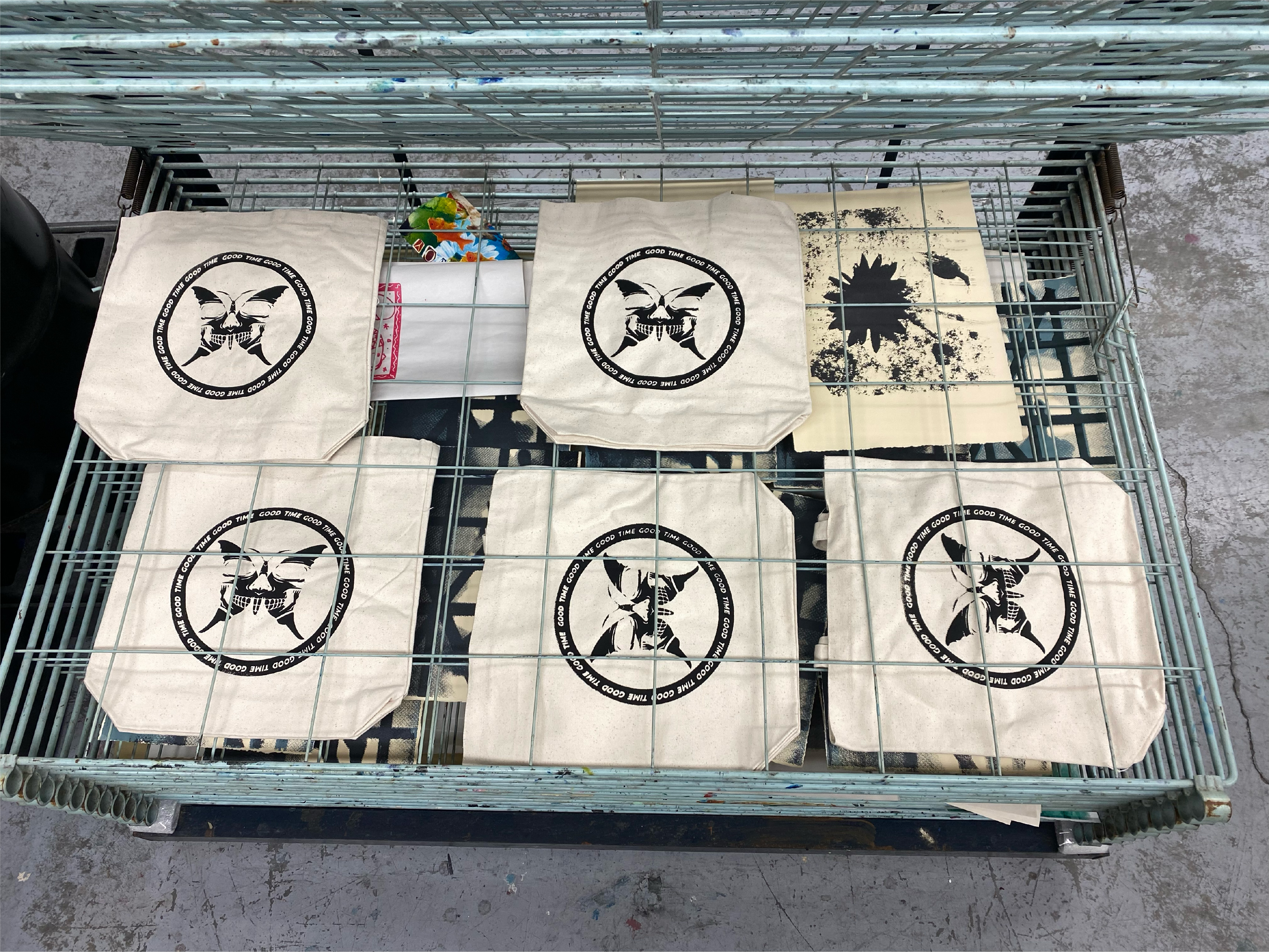 Live to Die tote back